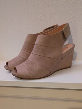 Earthies Manza Wedges